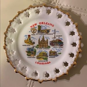 New Orleans traditional porcelain decor plate